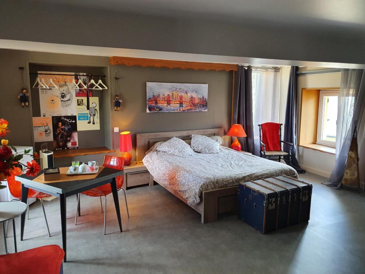 La Ferme De Saint Julien Bed & Breakfast ชาร์เลอวิลล์-เมซิแยร์ ห้อง รูปภาพ