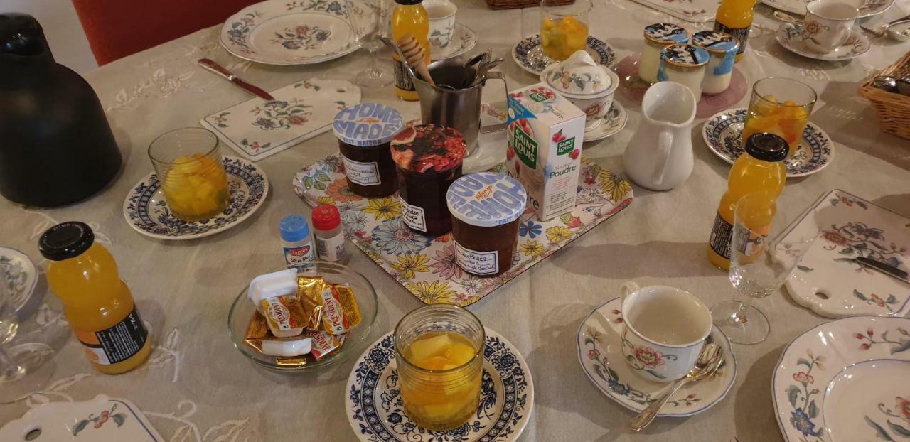 La Ferme De Saint Julien Bed & Breakfast ชาร์เลอวิลล์-เมซิแยร์ ภายนอก รูปภาพ